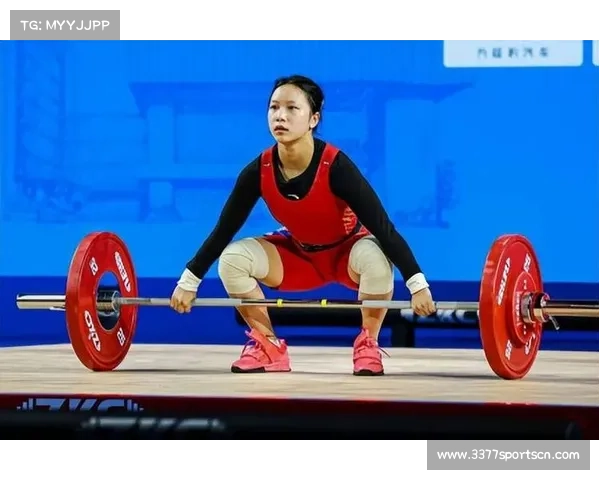 李霜包揽举重亚锦赛女子64公斤级三项冠军创造历史新高