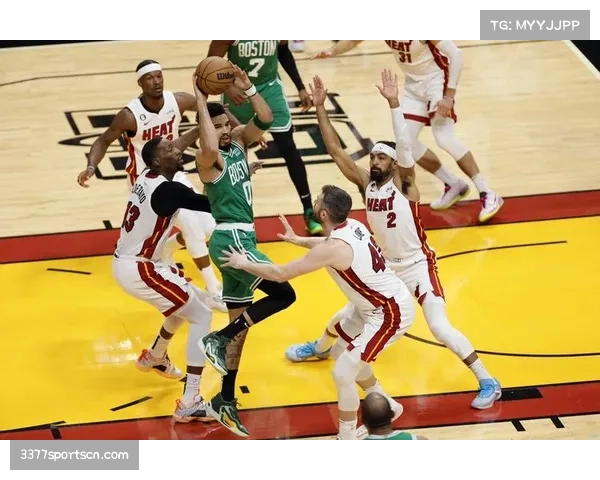 骑士阿伦缺阵致内线护框崩盘，绿军无限换防精准点名后场矮个球员